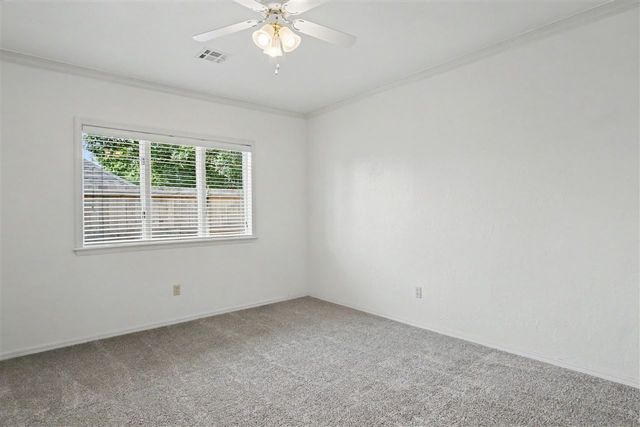 306 NW 33rd Pl, Lawton, OK 73505