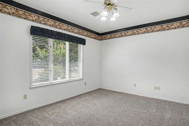 306 NW 33rd Pl, Lawton, OK 73505
