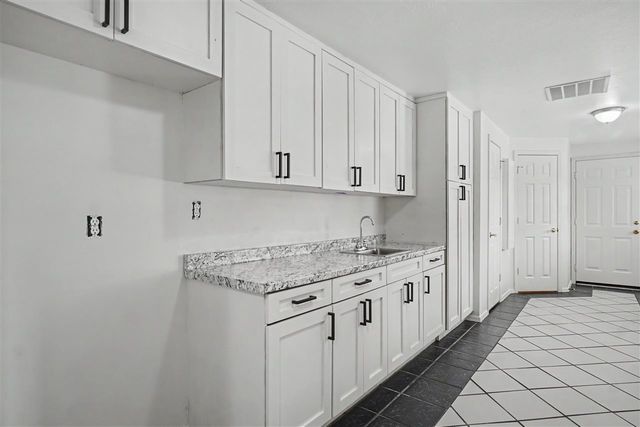306 NW 33rd Pl, Lawton, OK 73505