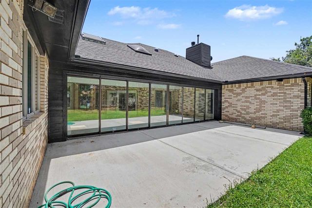 306 NW 33rd Pl, Lawton, OK 73505