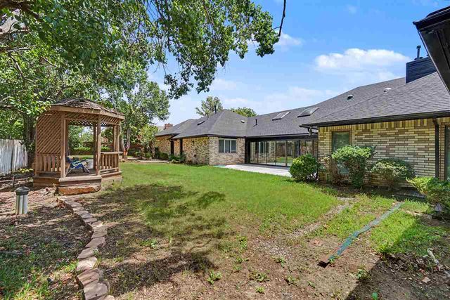 306 NW 33rd Pl, Lawton, OK 73505