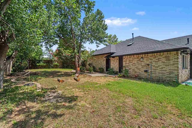 306 NW 33rd Pl, Lawton, OK 73505