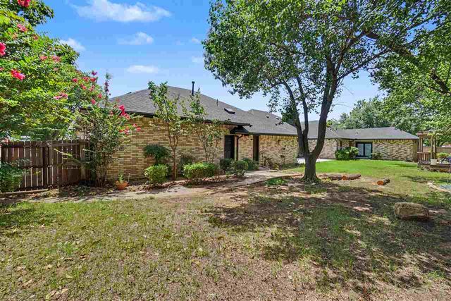 306 NW 33rd Pl, Lawton, OK 73505
