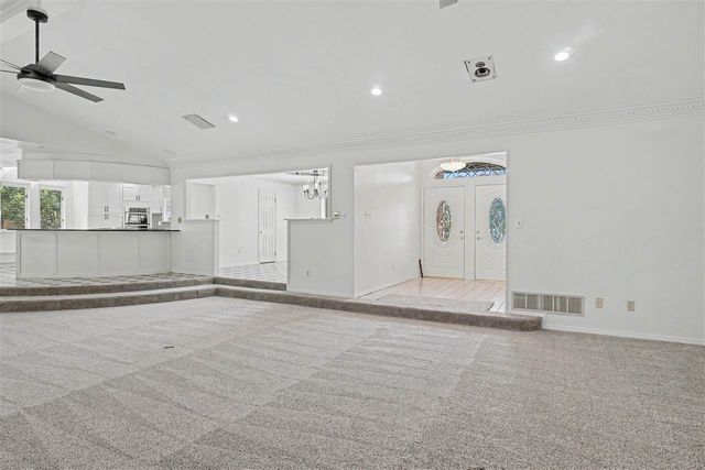 306 NW 33rd Pl, Lawton, OK 73505
