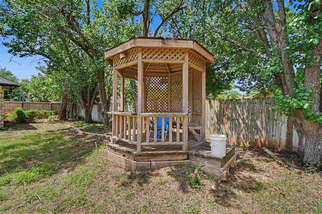 306 NW 33rd Pl, Lawton, OK 73505