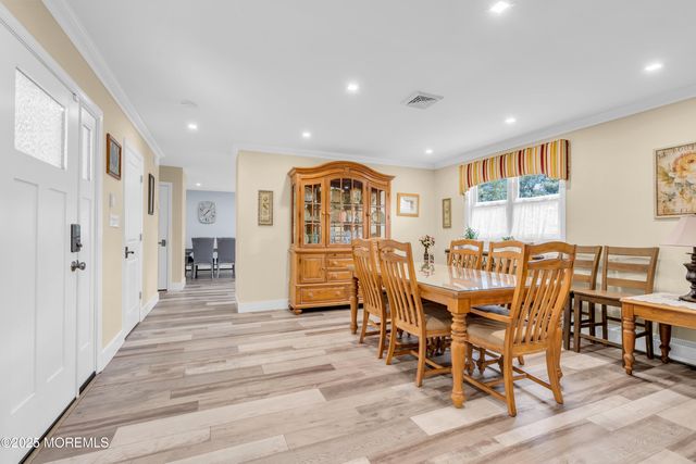 13 Canaries Court, Toms River, NJ 08757