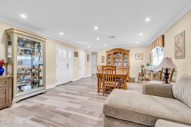 13 Canaries Court, Toms River, NJ 08757