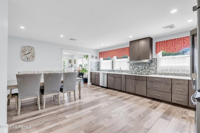 13 Canaries Court, Toms River, NJ 08757