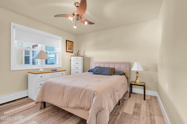 13 Canaries Court, Toms River, NJ 08757