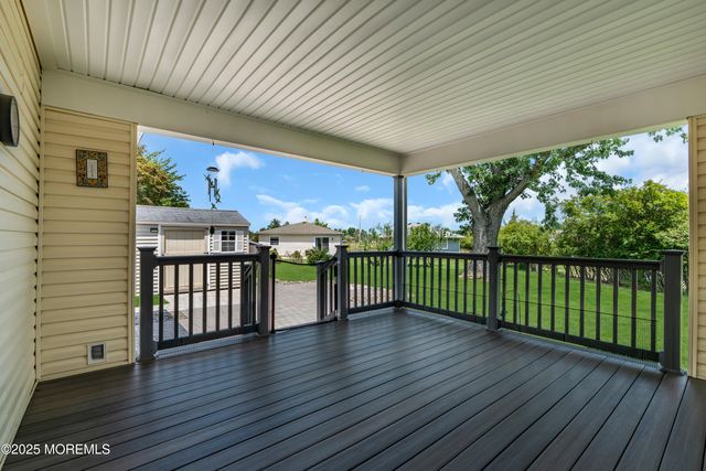 13 Canaries Court, Toms River, NJ 08757