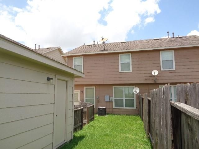 16807 Mammoth Springs Dr, Houston, TX 77095