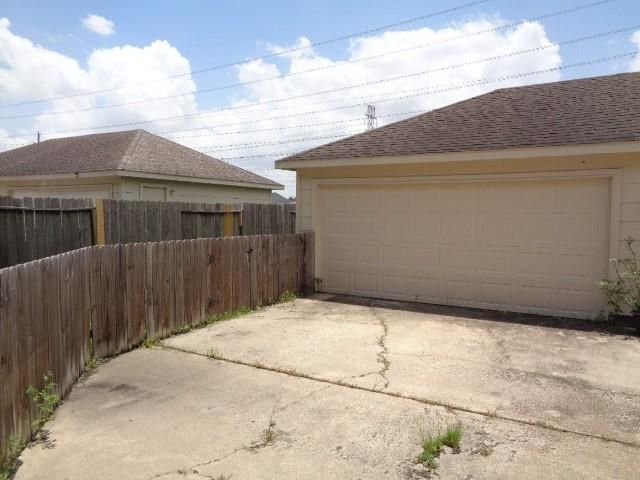 16807 Mammoth Springs Dr, Houston, TX 77095