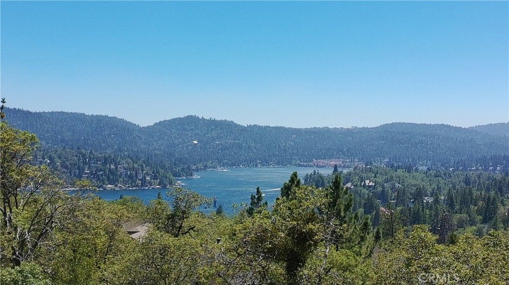 Image 2 of property listing at 1251 Glacier Drive, Lake Arrowhead, CA 92352