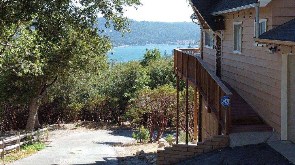 Image 5 of property listing at 1251 Glacier Drive, Lake Arrowhead, CA 92352