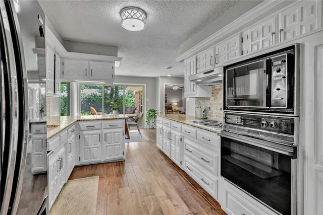1830 Rhinevalley Drive, Arlington, TX 76012