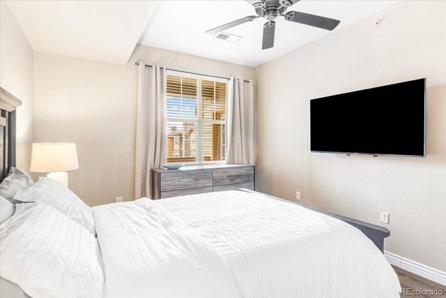 8489 Canyon Rim Circle 304, Englewood, CO 80112