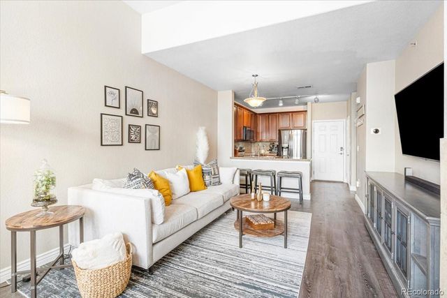 8489 Canyon Rim Circle 304, Englewood, CO 80112