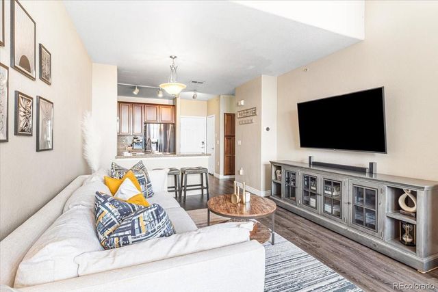 8489 Canyon Rim Circle 304, Englewood, CO 80112