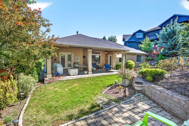 1284 Poppy Ridge Drive, Eagle Point, OR 97524