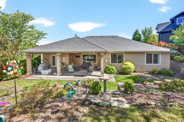 1284 Poppy Ridge Drive, Eagle Point, OR 97524