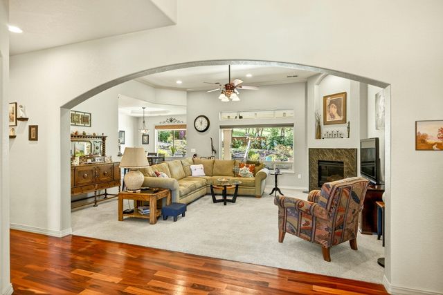 1284 Poppy Ridge Drive, Eagle Point, OR 97524