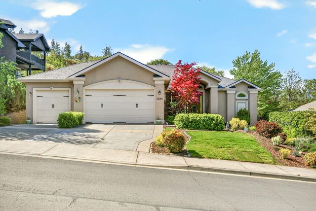 1284 Poppy Ridge Drive, Eagle Point, OR 97524
