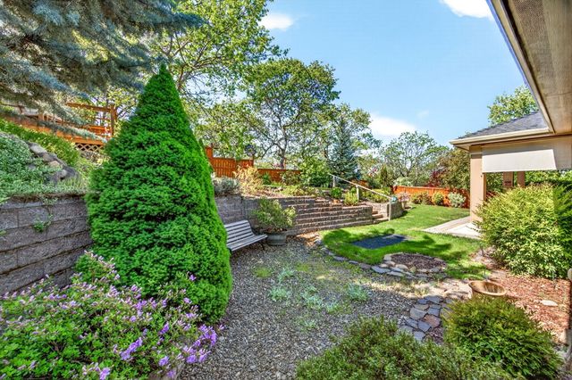 1284 Poppy Ridge Drive, Eagle Point, OR 97524