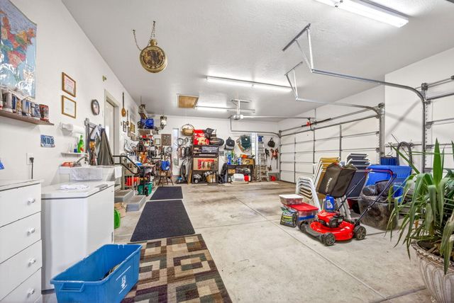 1284 Poppy Ridge Drive, Eagle Point, OR 97524