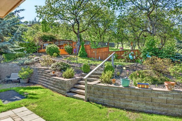 1284 Poppy Ridge Drive, Eagle Point, OR 97524