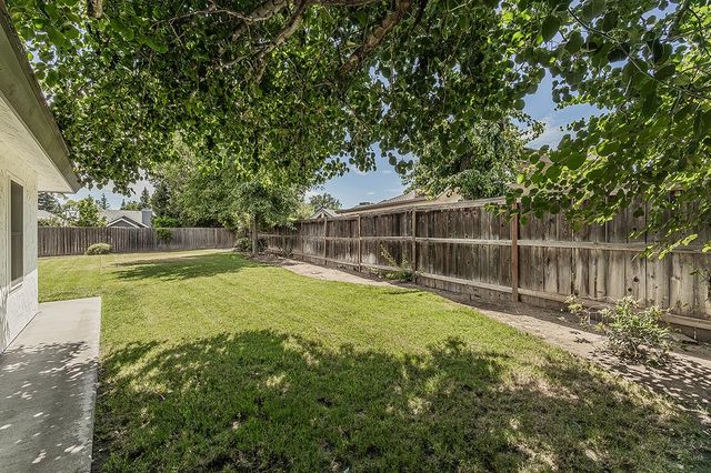 7721 N Cedar Avenue, Fresno, CA 93720