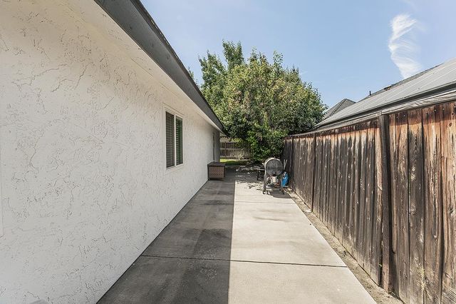 7721 N Cedar Avenue, Fresno, CA 93720