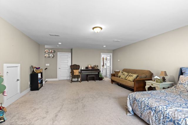 1049 Vinings Blvd, Gallatin, TN 37066