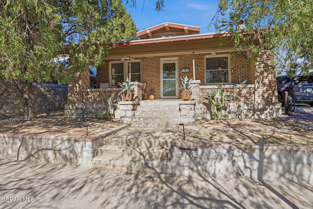 3703 Cambridge Avenue, El Paso, TX 79903