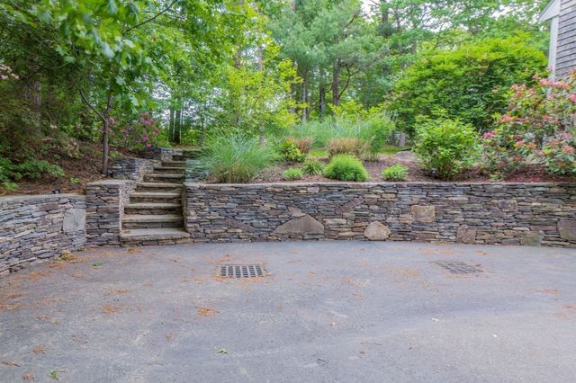 105 Shallow Pond Lane, Plymouth, MA 02360
