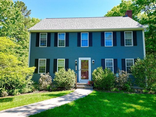 105 Shallow Pond Lane, Plymouth, MA 02360