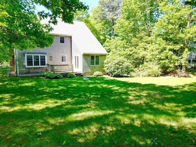 105 Shallow Pond Lane, Plymouth, MA 02360