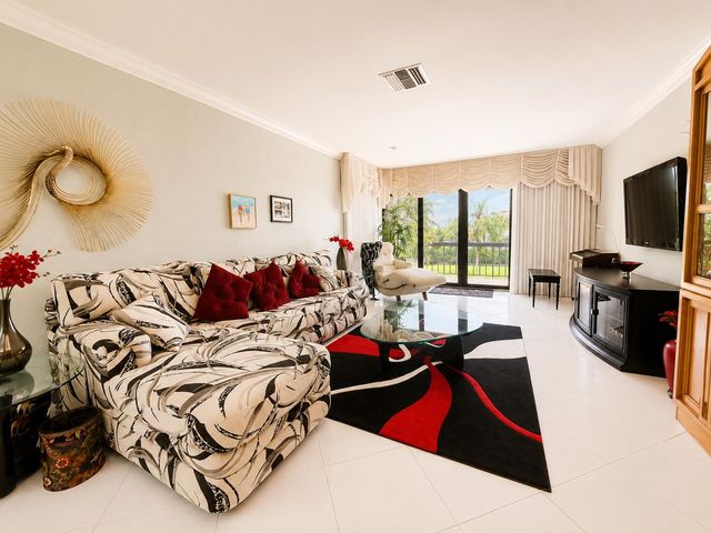 13640 Coconut Palm Court B, Delray Beach, FL 33484
