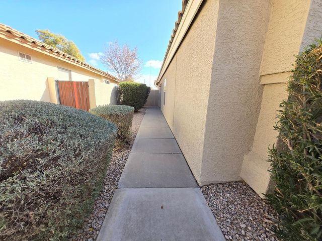 2401 S Karen Drive, Chandler, AZ 85286