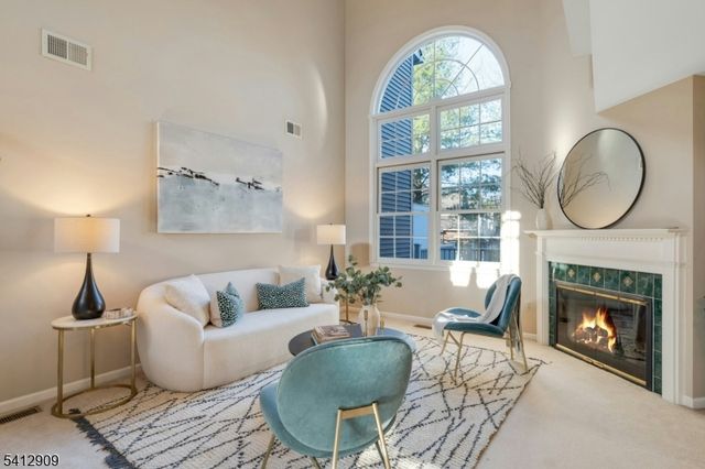 30 Clements Ct, Roseland Boro, NJ 07068