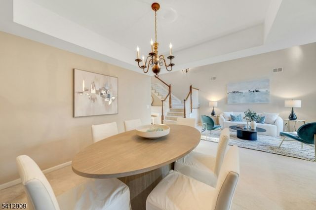 30 Clements Ct, Roseland Boro, NJ 07068