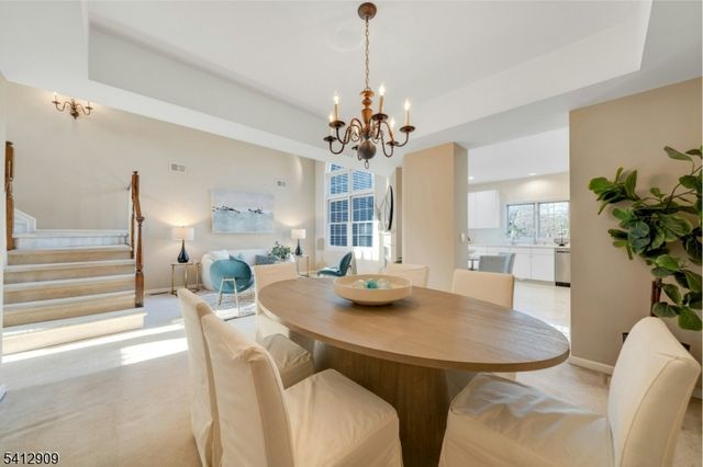 30 Clements Ct, Roseland Boro, NJ 07068