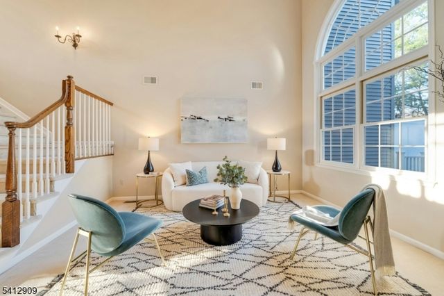 30 Clements Ct, Roseland Boro, NJ 07068