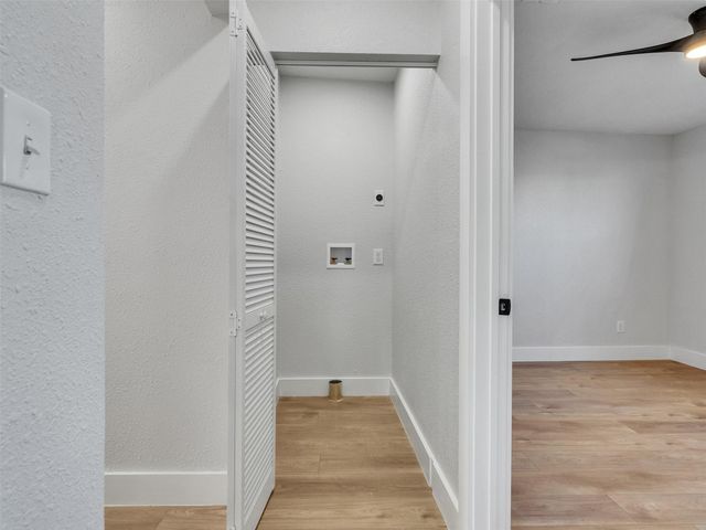 7016 Delesandri Drive, Hitchcock, TX 77563