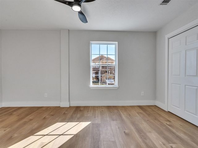 7016 Delesandri Drive, Hitchcock, TX 77563