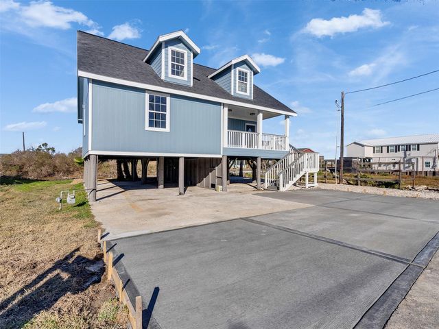 7016 Delesandri Drive, Hitchcock, TX 77563