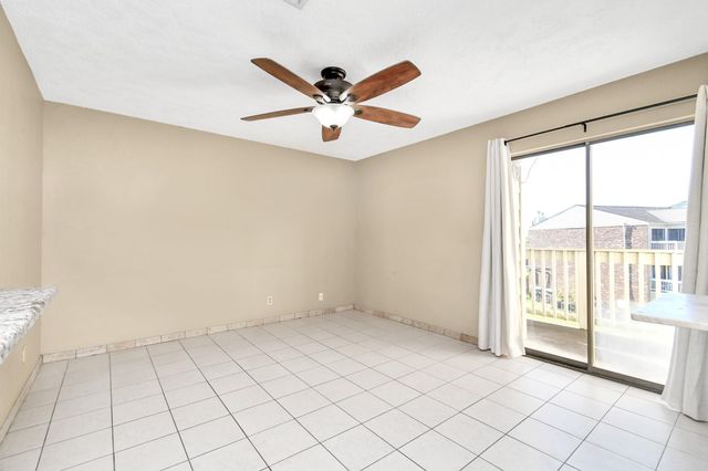 2501 Gulf Freeway 250D, Dickinson, TX 77539