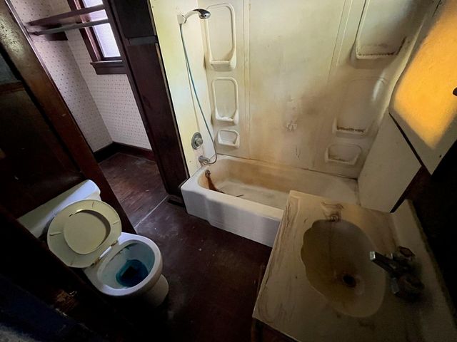 203 E Delaware Street, Decatur Vllg, MI 49045