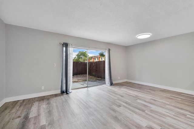 6659 SW 41st Place 38, Davie, FL 33314