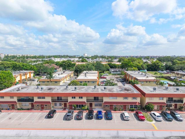 6659 SW 41st Place 38, Davie, FL 33314