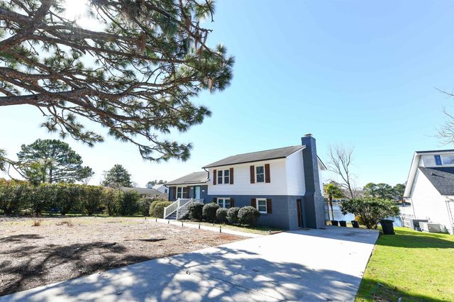 1931 Lakeview Circle, Surfside Beach, SC 29575